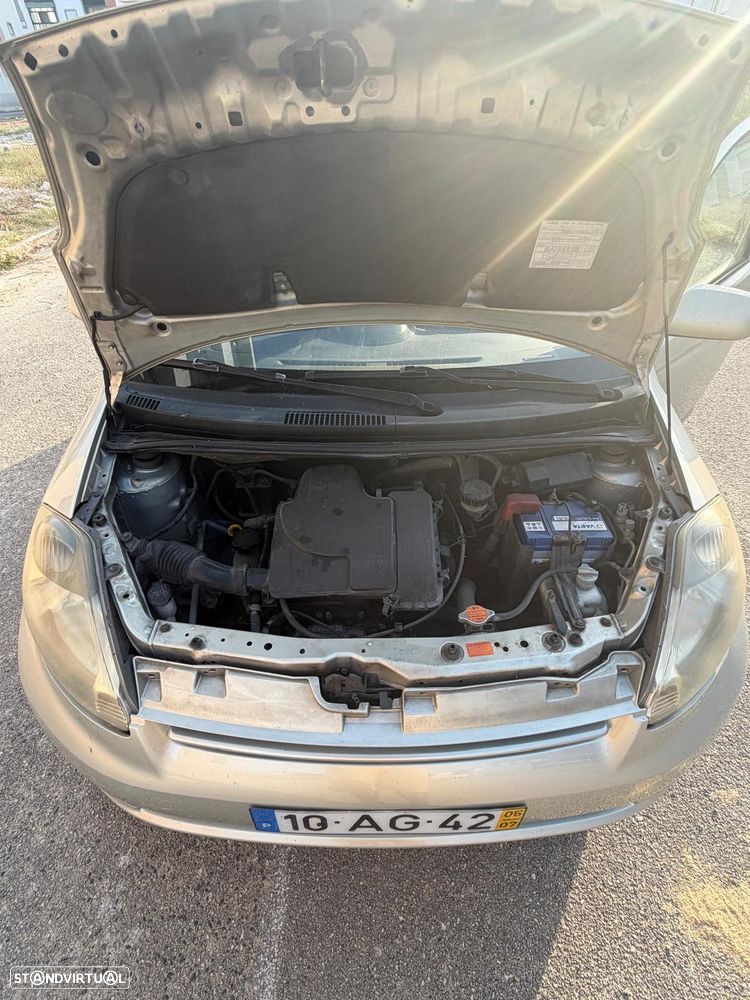 Daihatsu Sirion 1.0 - 12