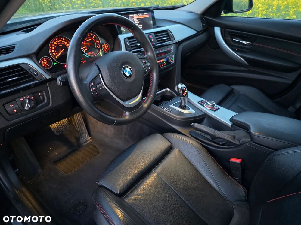 BMW Seria 3 330d Luxury Line - 36