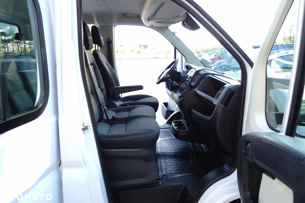 Fiat Ducato Maxi Doka  2.3 Multi-Jet 160 KM 7 Osobowy Klima Webasto - 23