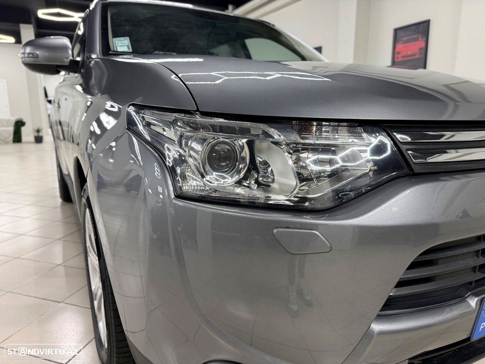 Mitsubishi Outlander 2.2 DI-D Instyle Navi AT 4WD - 2