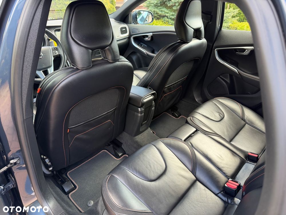 Volvo V40 D2 Ocean Race - 13