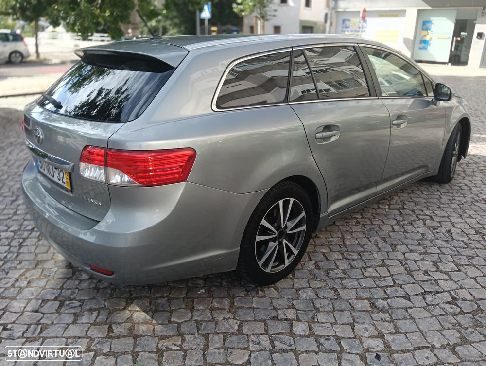 Toyota Avensis SW 2.0 D-4D Exclusive - 23