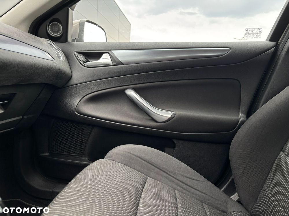 Ford Mondeo 2.0 TDCi Ghia - 23