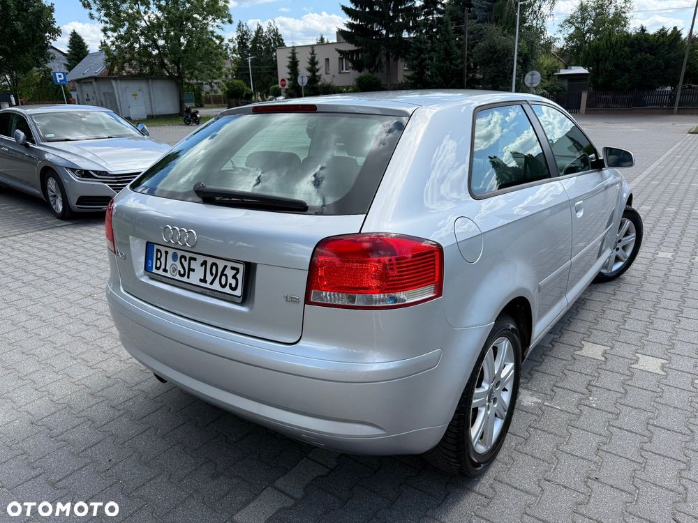 Audi A3 3-drzwiowe 1.6 Attraction - 19