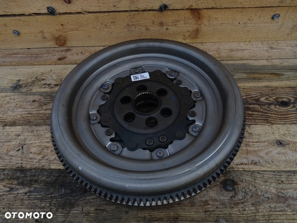 KOŁO DWUMASOWE DSG AUDI VW SEAT SKODA 03L105266DE