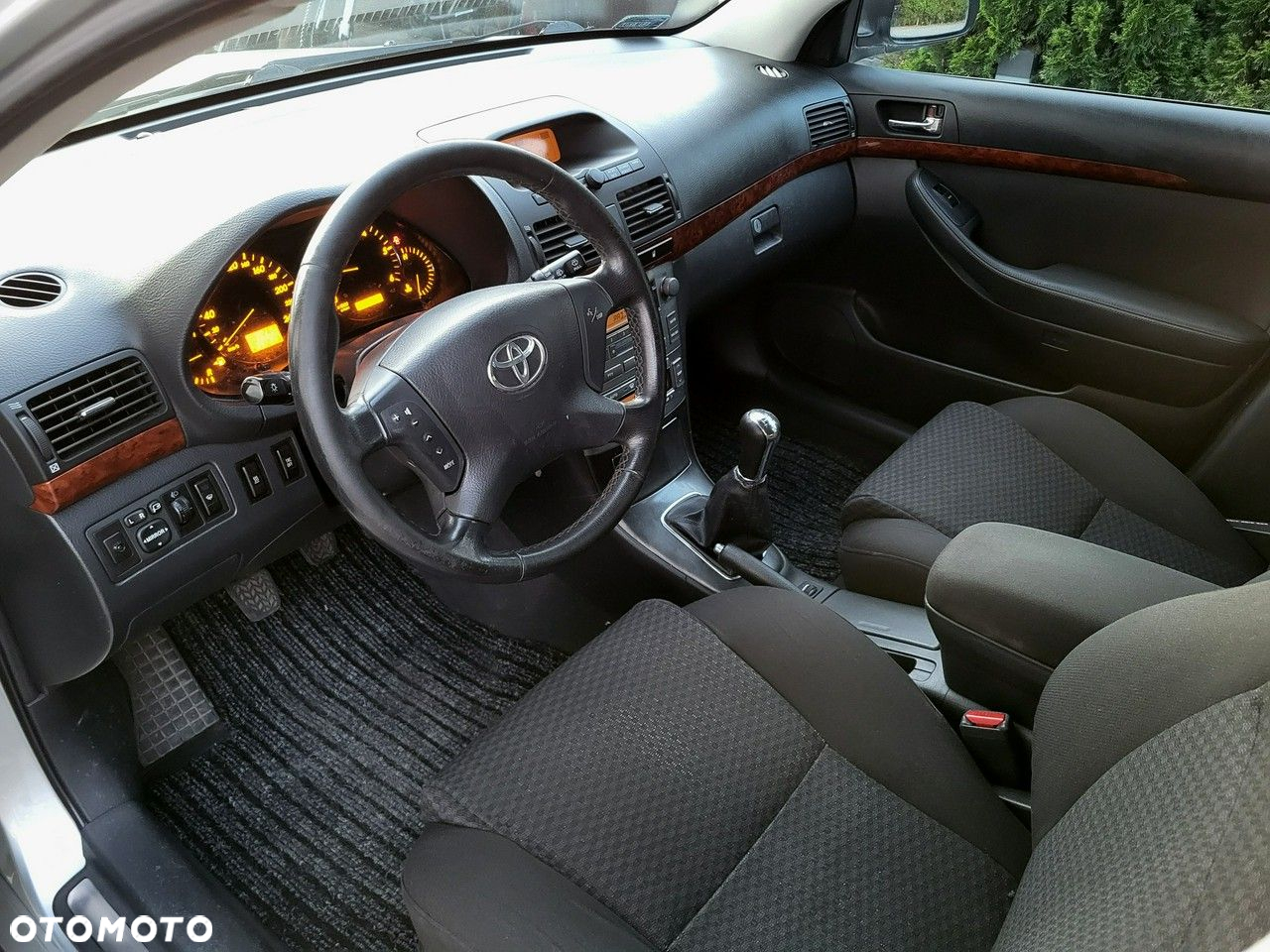 Toyota Avensis - 9