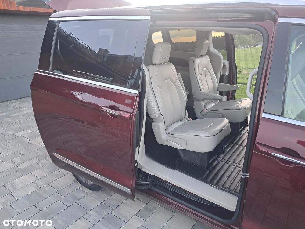 Chrysler Pacifica - 10