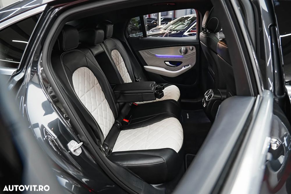 Mercedes-Benz GLC Coupe 300 4Matic 9G-TRONIC AMG Line Plus - 8