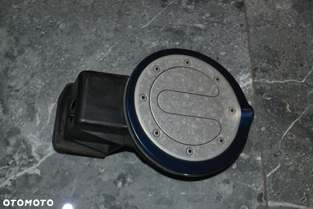 JEEP CHEROKEE KJ 01-07 KLAPKA WLEWU PALIWA 04674991AH