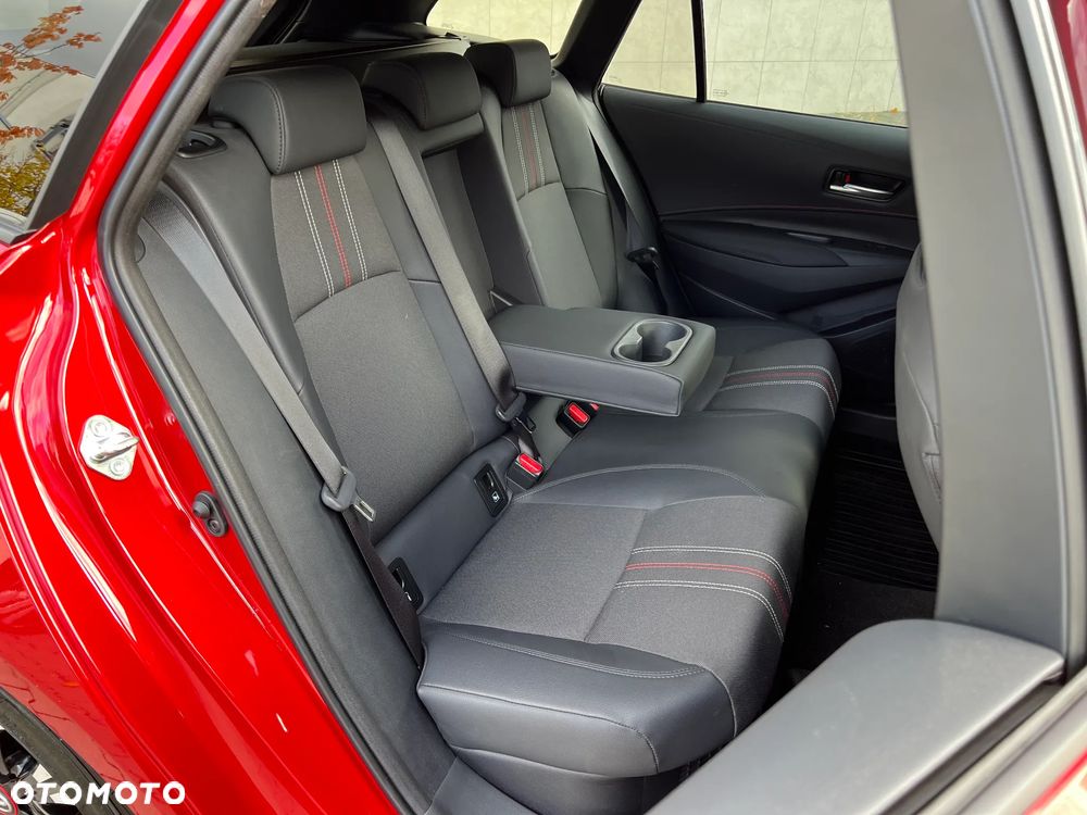 Toyota Corolla 1.8 Hybrid GR Sport - 32