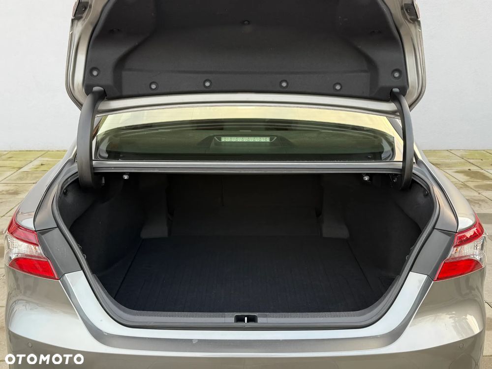 Toyota Camry - 7