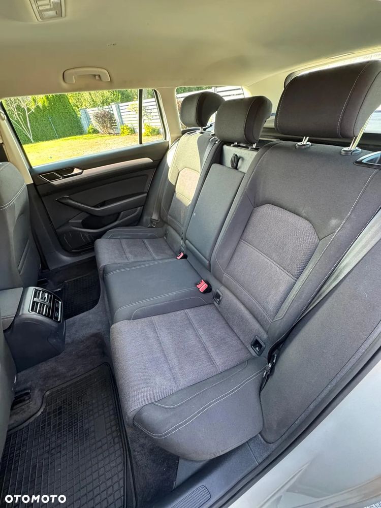 Volkswagen Passat Variant 2.0 TDI BMT Comfortline - 13