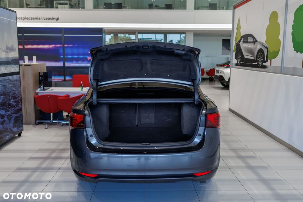 Toyota Avensis 2.0 D-4D Premium - 21