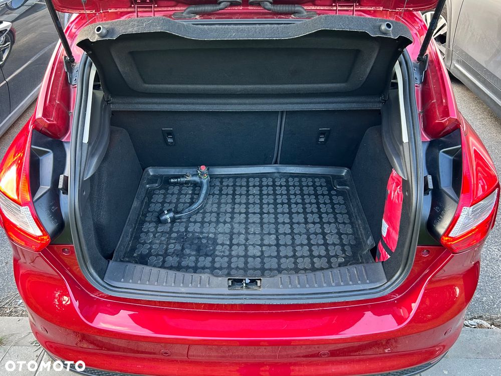 Ford Focus 1.6 EcoBoost Titanium - 28