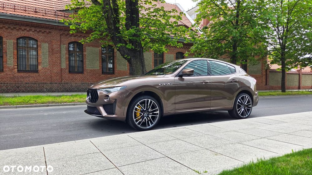 Maserati Levante GTS - 18