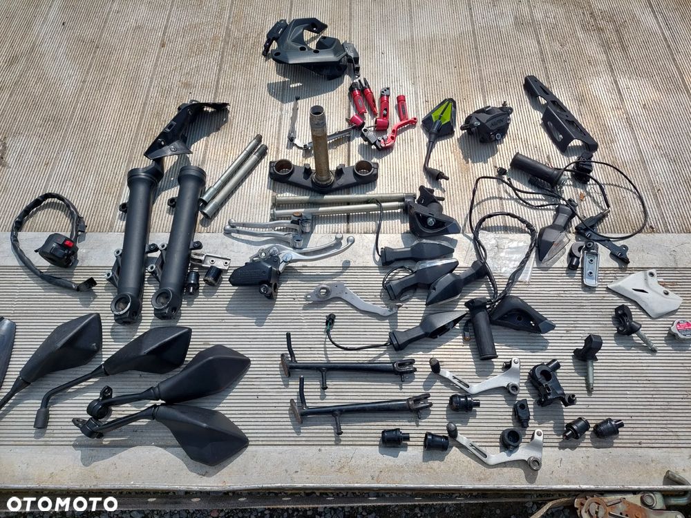 KAWASAKI Z650 NINJA OWIEWKA LUSTERKO PRZEŁĄCZNIK - 1