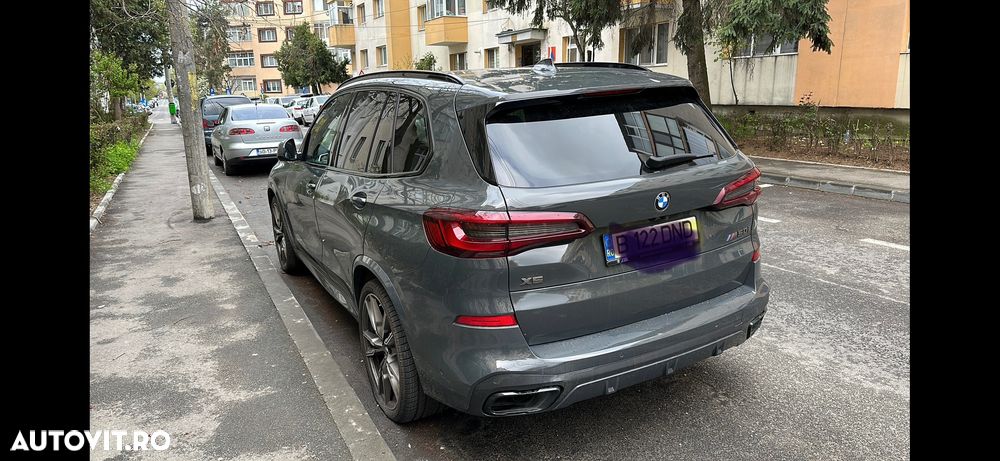 BMW X5 M M50i - 10