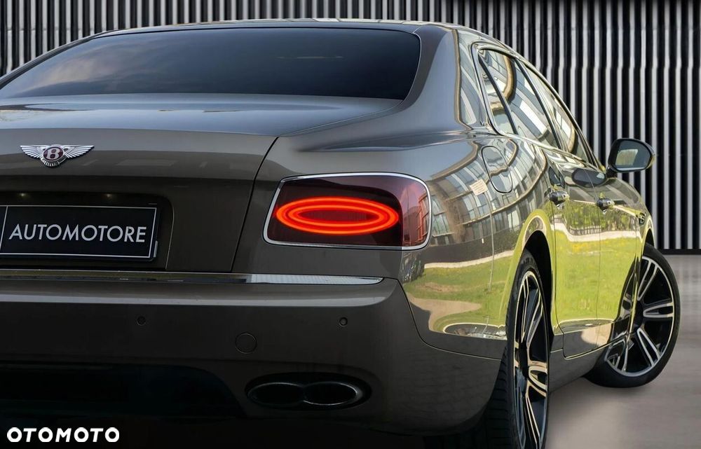 Bentley Flying Spur - 12