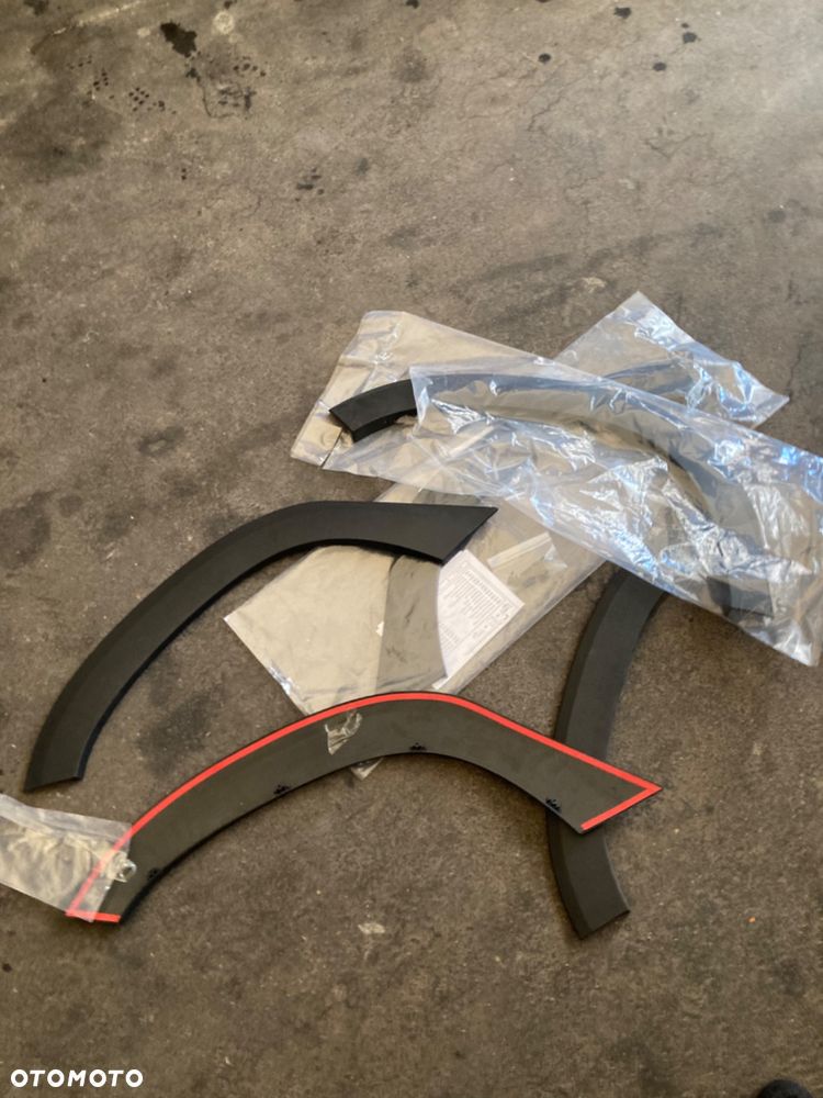 DACIA DUSTER 2 II NOWA ! ORYGINALNA NAKŁADKA NA BŁOTNIK LISTWA BŁOTNIKA PRZEDNIA LUB TYLNA HOKEJ POSZERZENIE PRZÓD LUB TYŁ Wwa - 2