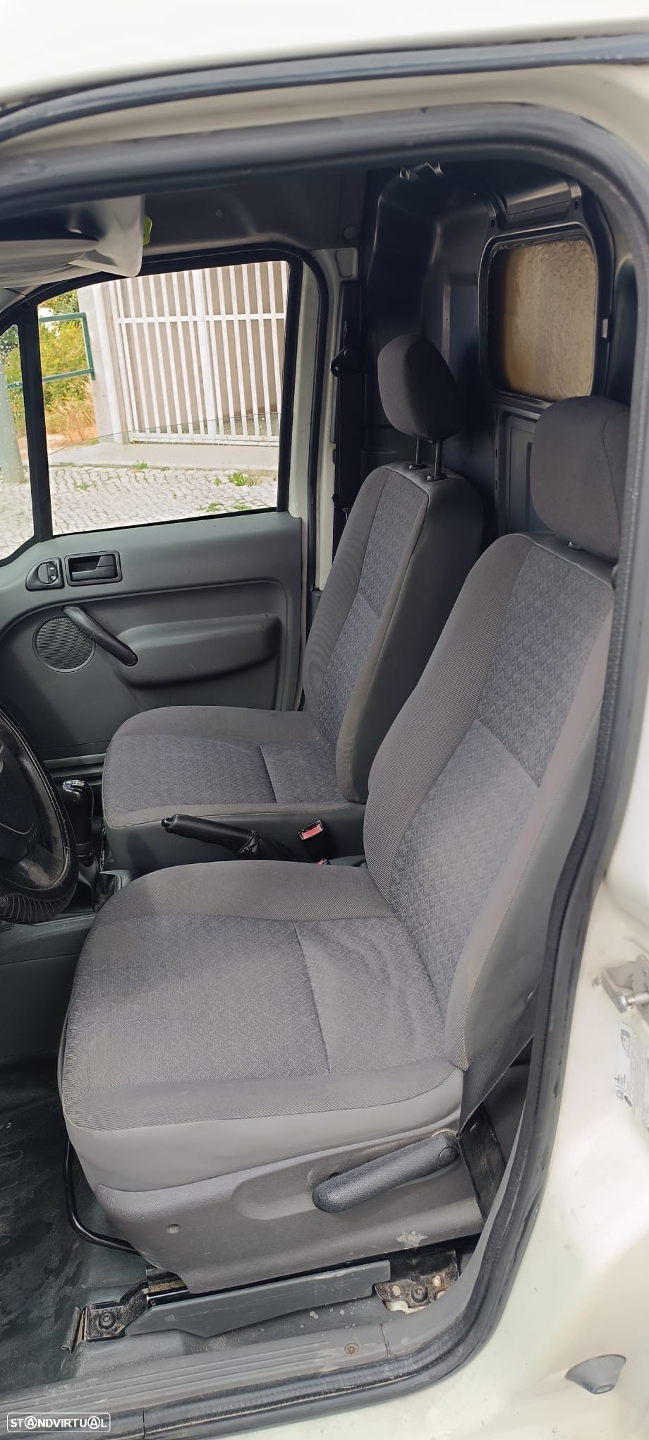 Ford Transit Connect - 9