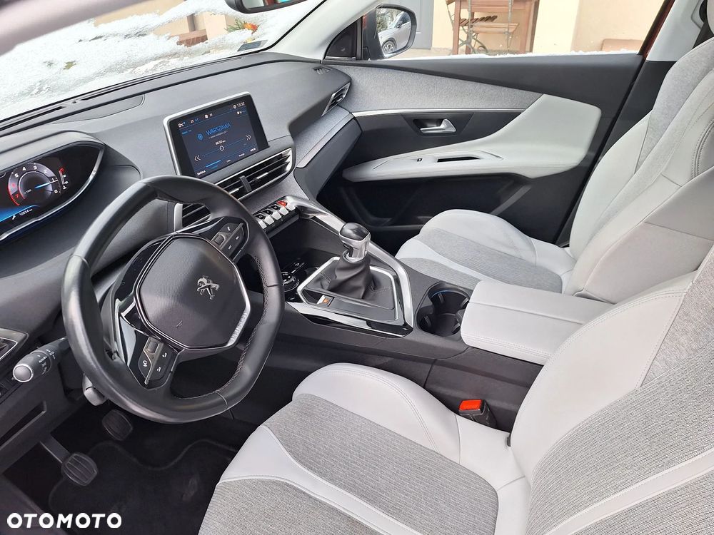 Peugeot 3008 1.2 PureTech Allure S&S - 16