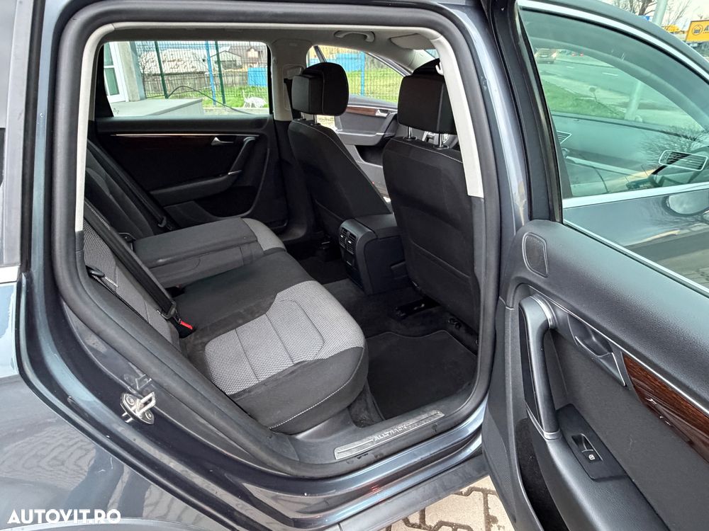 Volkswagen Passat 2.0 TDI BlueMotion Technology Highline - 34