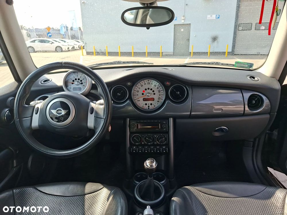 MINI Cooper Standard - 10