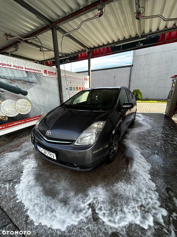 Toyota Prius 1.5 VVT-i Prestige - 1