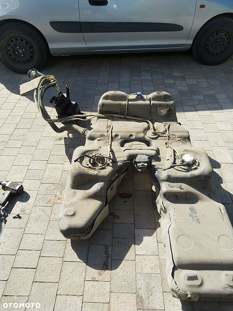 audi q7 4.2 fsi zbiornik paliwa bak kompletny - 1