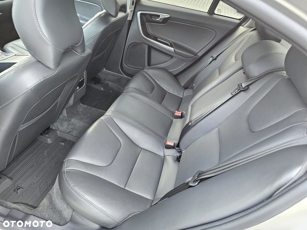 Volvo S60 D4 Drive-E Summum - 24
