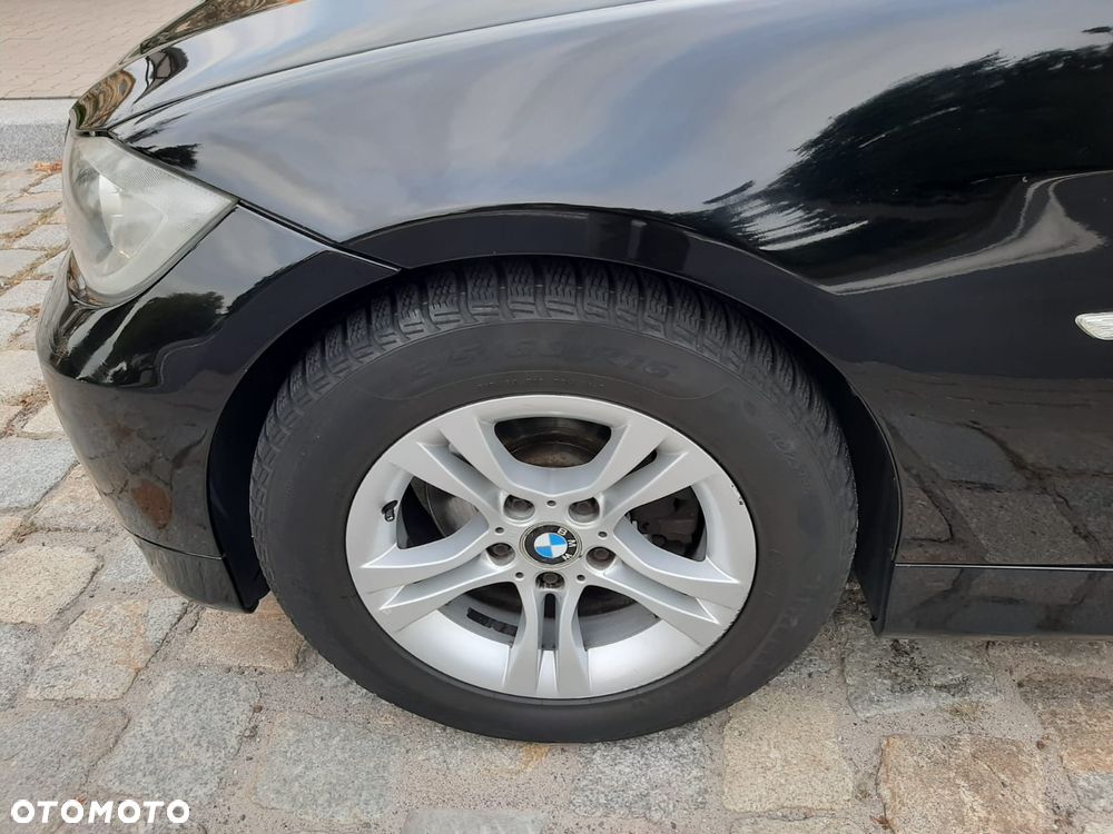 BMW Seria 3 318d - 16