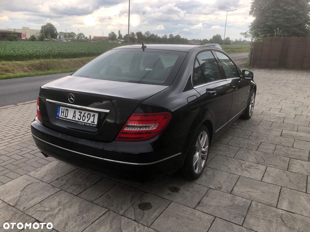 Mercedes-Benz Klasa C 180 (BlueEFFICIENCY) Avantgarde - 11