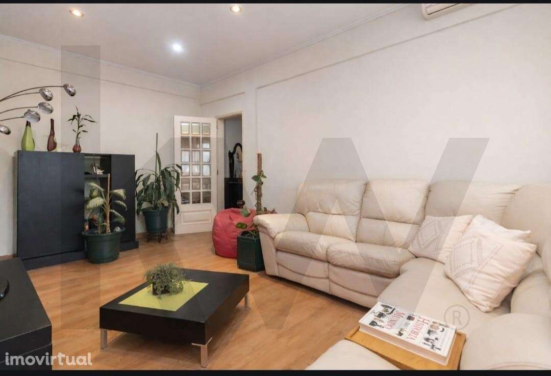 Apartamento T2+1 nos Foros da Amora - Grande imagem: 2/40