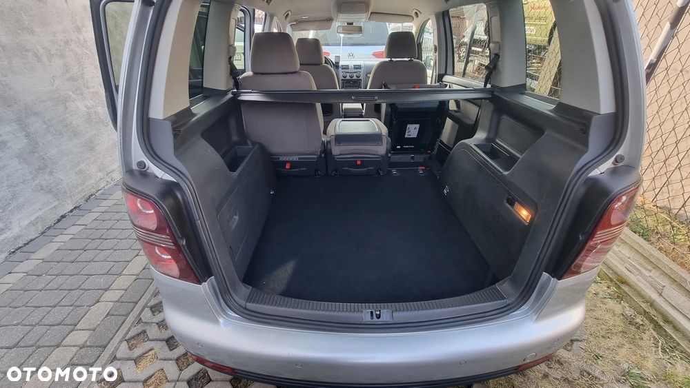 Volkswagen Touran 2.0 TDI Highline - 10