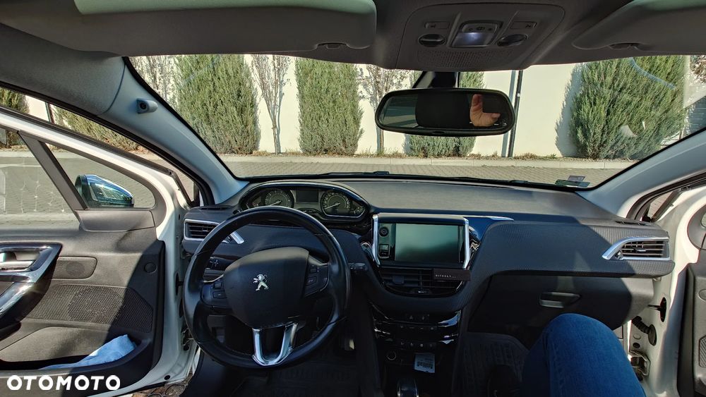 Peugeot 208 1.2 PureTech Allure - 9