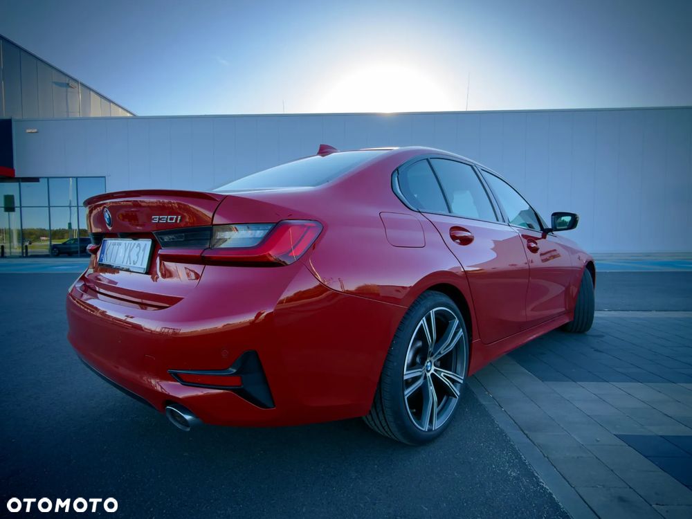 BMW Seria 3 330i M Sport - 6