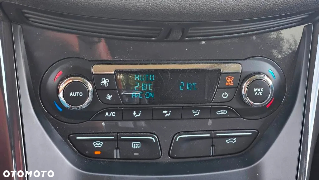 Ford Kuga 2.0 TDCi 4x4 Titanium - 27