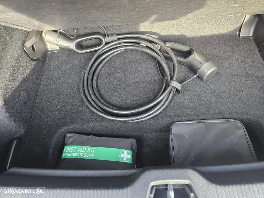 Volvo EX30 Single Motor Extended Range RWD Core - 13
