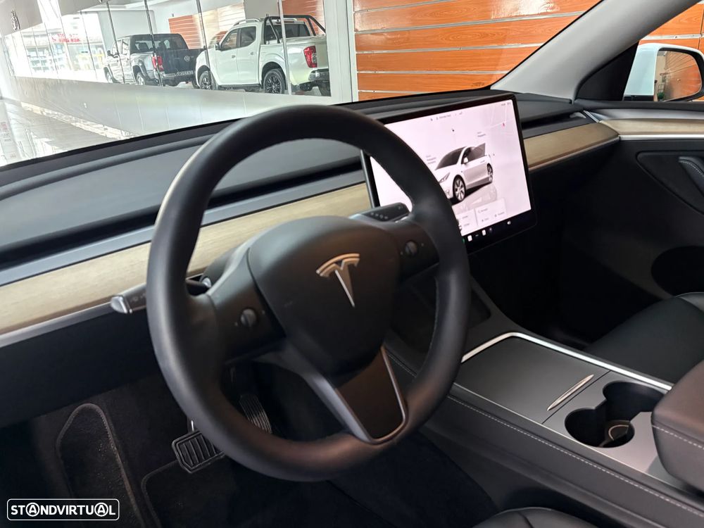 Tesla Model Y RWD - 9
