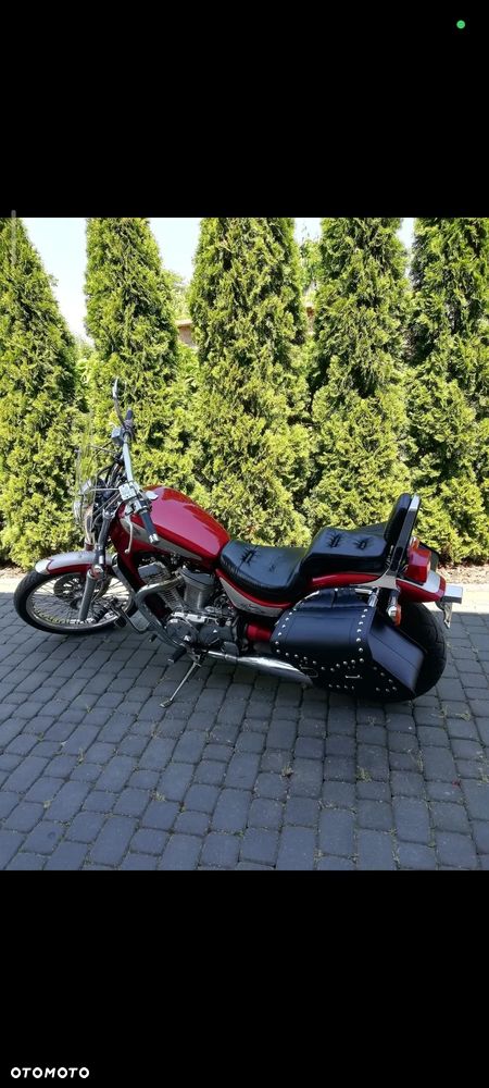 Suzuki Intruder - 1