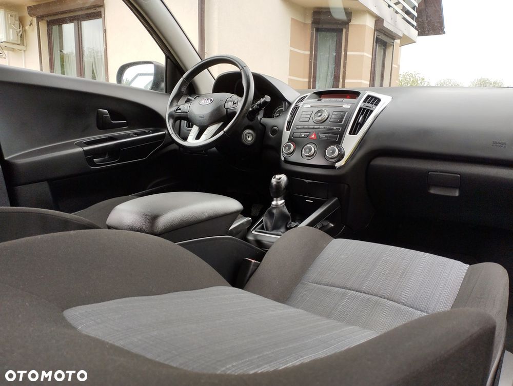 Kia Ceed 1.4 CVVT Dream-Team Edition - 8