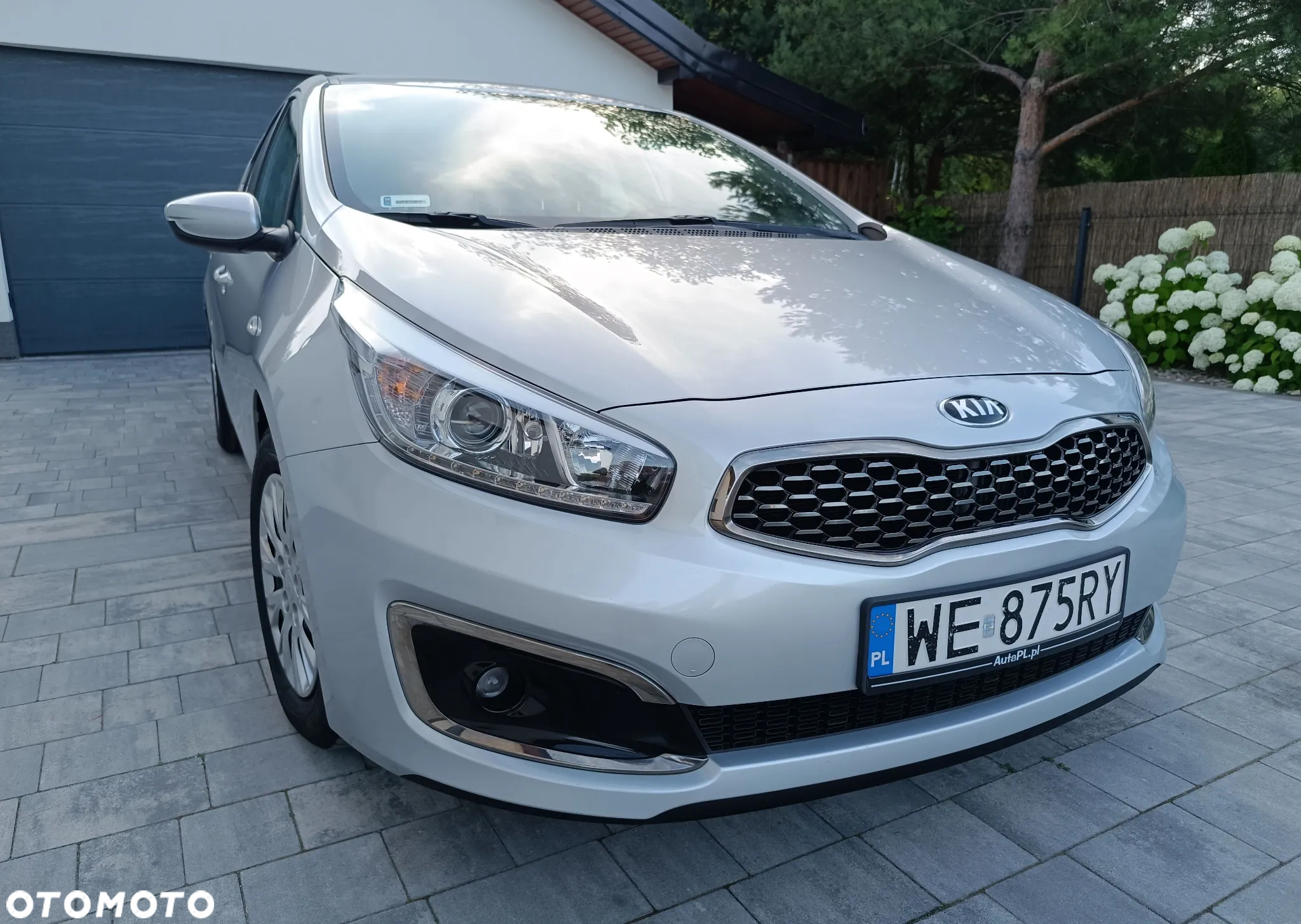 Kia Ceed - 4