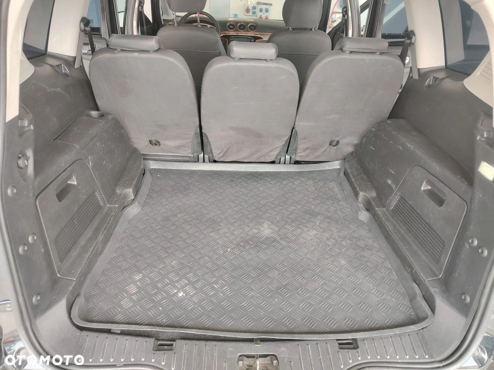 Ford S-Max - 24
