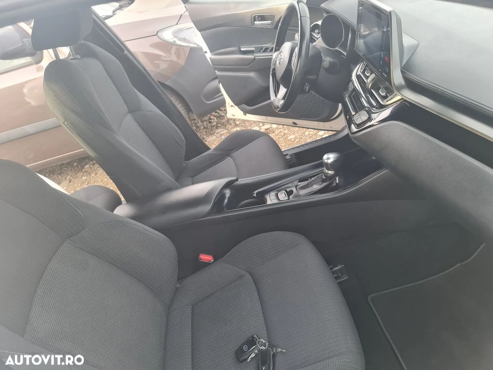 Toyota C-HR Hybrid Business-Edition - 22