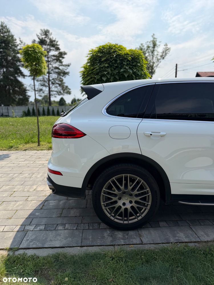 Porsche Cayenne Platinum Edition - 14