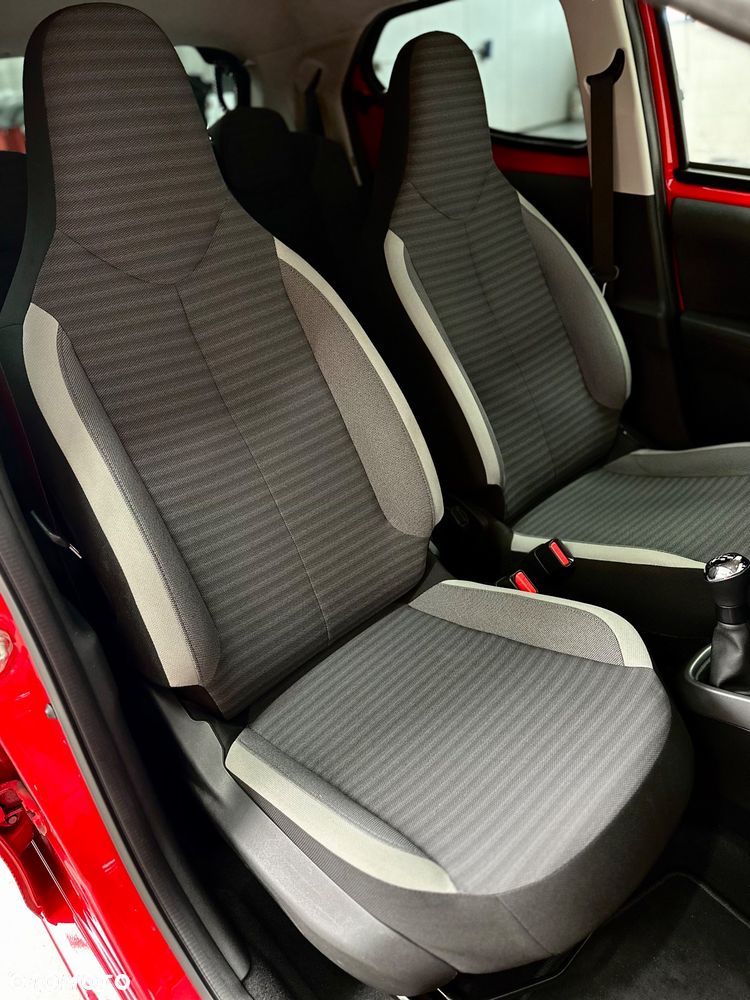 Toyota Aygo x-play connect - 17