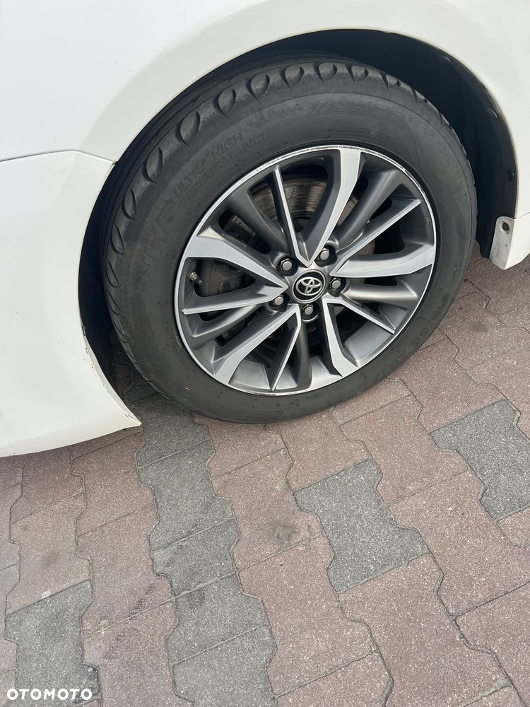 Toyota Avensis 2.0 D-4D Premium - 11