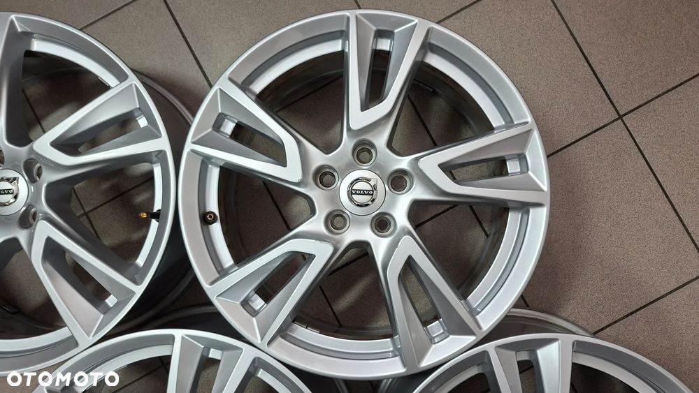 Felgi Aluminiowe 18 Volvo XC 60 5x108 ET 50.5 - 8