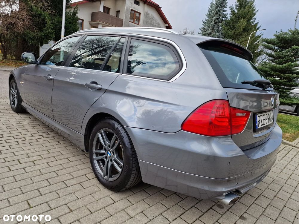 BMW Seria 3 320d xDrive - 10