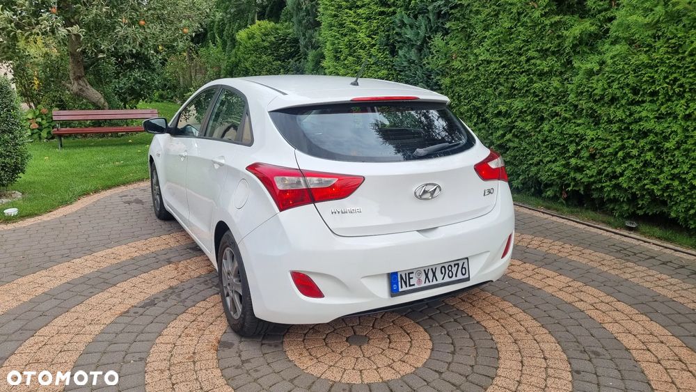 Hyundai i30 1.4 Intro Edition - 11